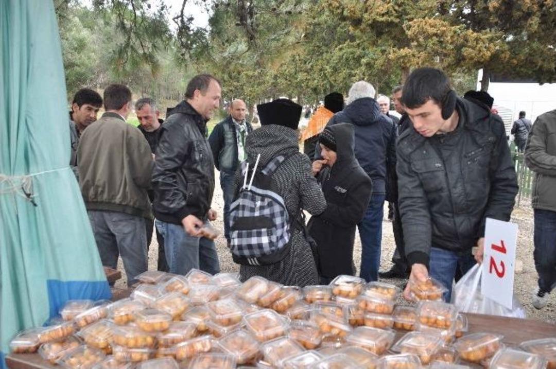 Kuşadası Belediyesi Şehitlerz İ&ccedil;in &Ccedil;anakkale&rsquo;de Lokma D&ouml;kt&uuml;rd&uuml;