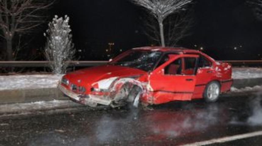 Alkoll&uuml; S&uuml;r&uuml;c&uuml; Ters Y&ouml;nde Gitti, 4 Ara&ccedil; Birbirine Girdi: 7 Yaralı