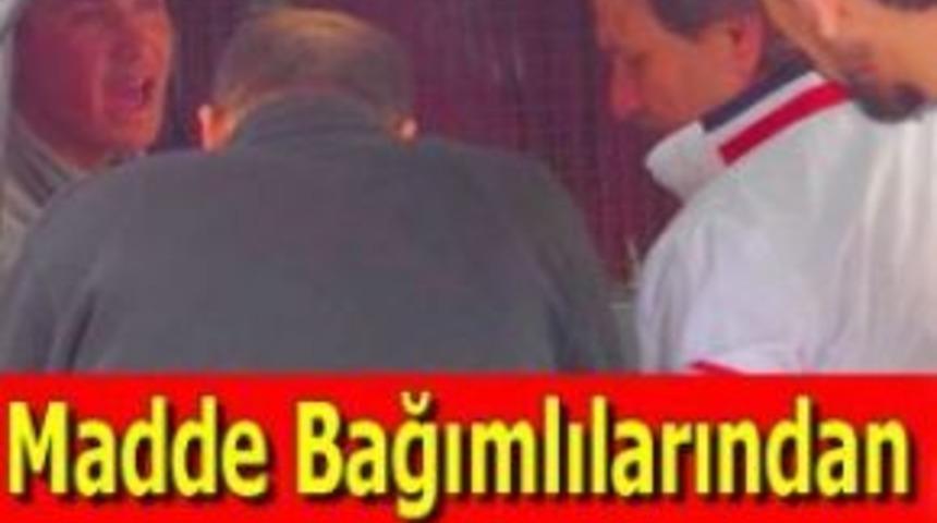 Madde bağımlılarından satırlı saldırı