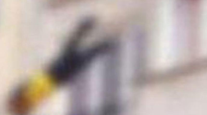 Balkonda feci &ouml;l&uuml;m