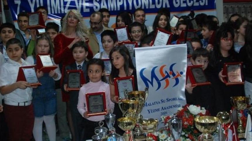 Y&uuml;zme Sporcuları Bir Araya Geldi