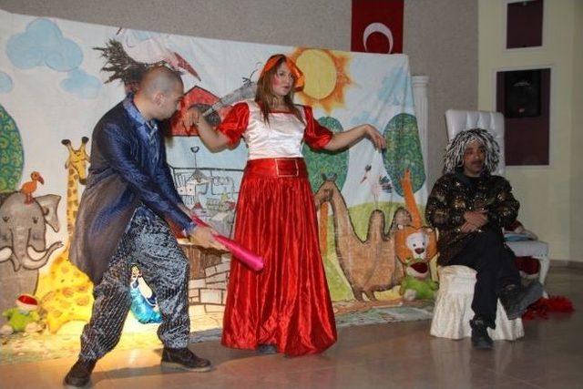 &Ccedil;ubuk Belediyesi&rsquo;nden &Ouml;ğrencilere &Uuml;cretsiz Tiyatro 1