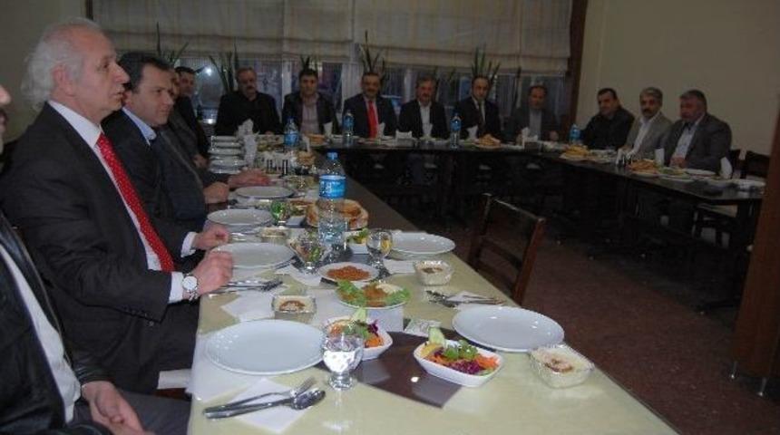 Taşk&ouml;pr&uuml; Vergi Dairesi M&uuml;kellefleri İle Yemekte Buluştu