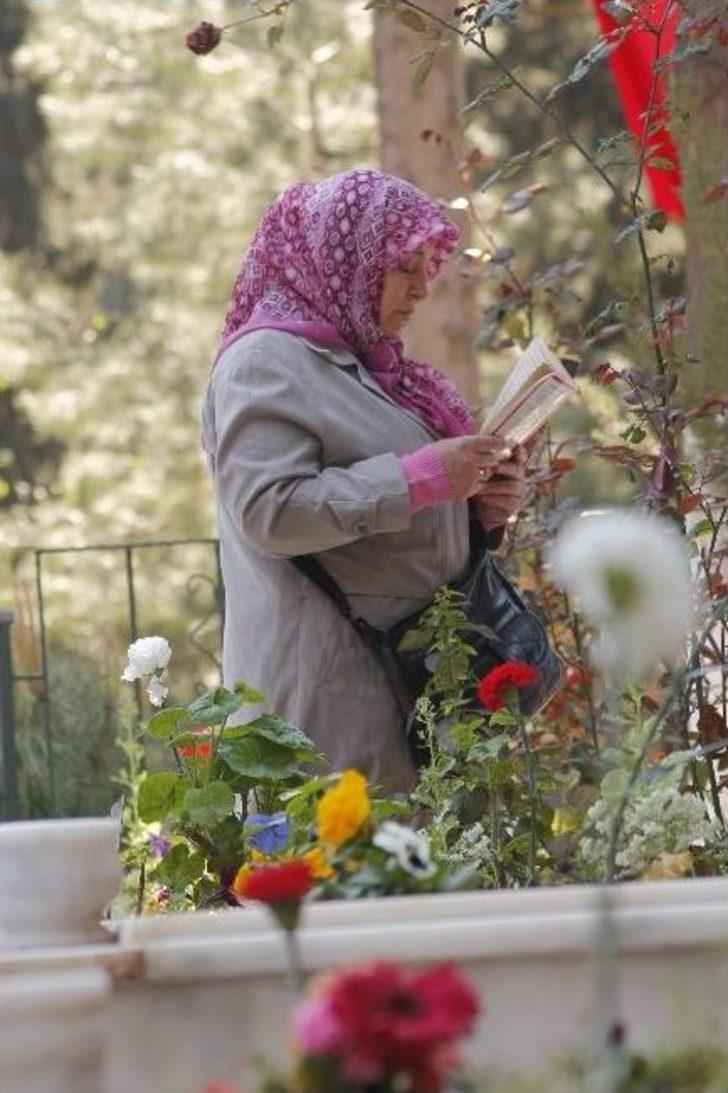 Mersin Şehitliğinde Hüzünlü Tören G3