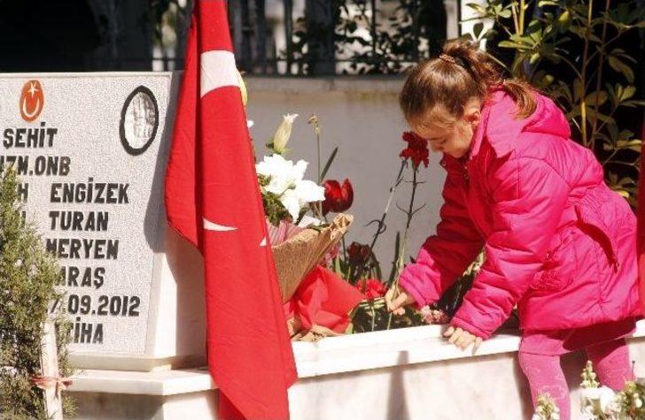 Mersin Şehitliğinde Hüzünlü Tören G4