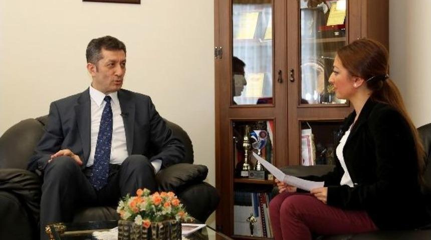 Prof.dr. Selçuk, İhlas Kolejini Ziyaret Etti