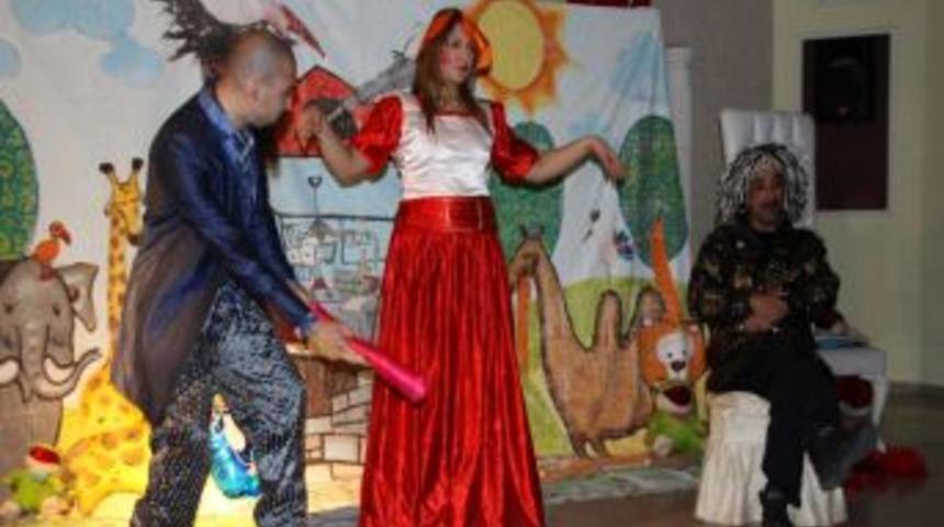 Deprem Tiyatrosu &Uuml;cretsiz Sahnelendi