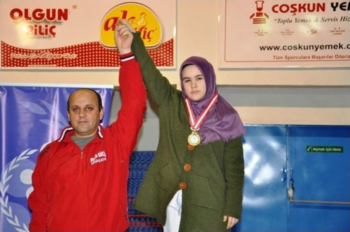 Yıldız-gen&ccedil; Ve B&uuml;y&uuml;kler D&uuml;zce Taekwondo İl Şampiyonası &Ccedil;ekişmeli Ge&ccedil;ti