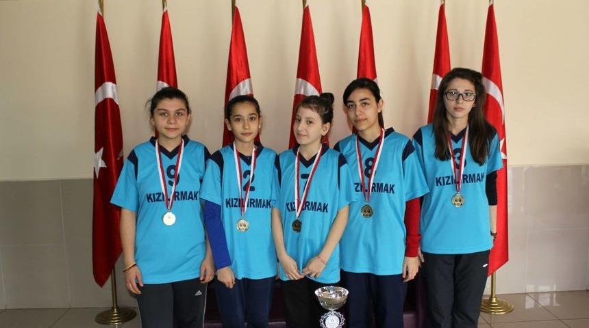 &Ouml;zel Kızılırmak, Badmintonda Birinci Oldu