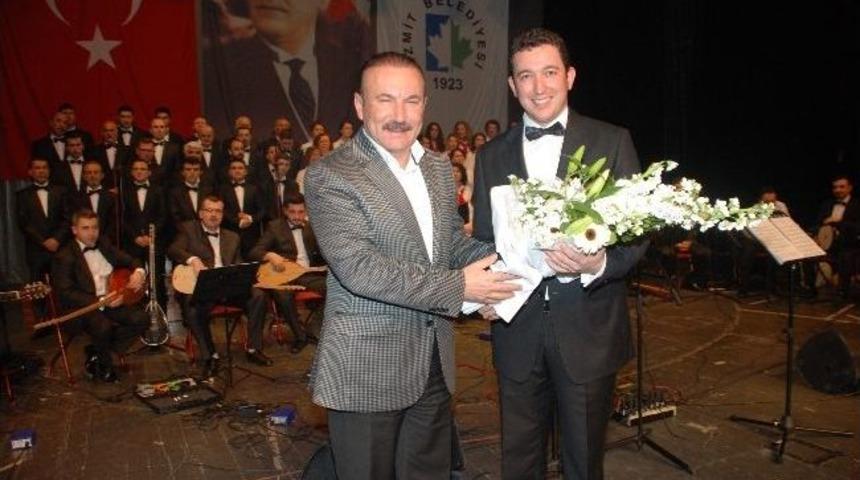 Kahramanlık T&uuml;rk&uuml;leri Duygulandırdı