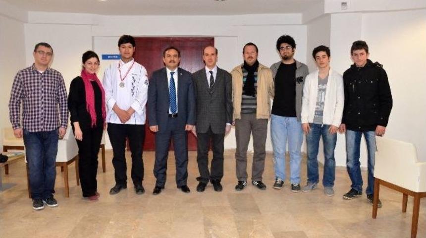Aib&uuml; Gastronomi B&ouml;l&uuml;m&uuml; İlk Madalyasını Kazandı