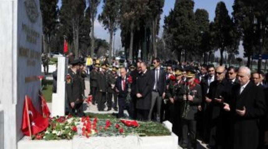 &Ccedil;anakkale Şehitleri, Edirnekapı Şehitliği'nde Anıldı