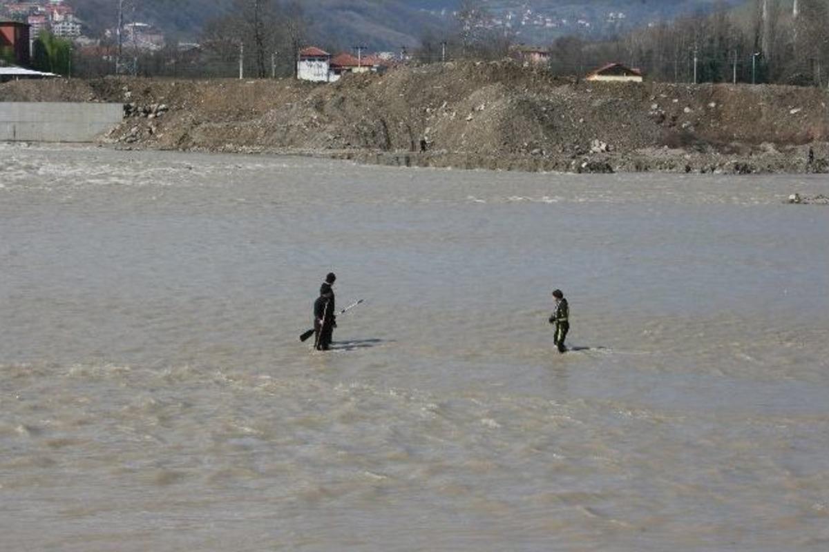 Filyos &Ccedil;ayı'na Atlayan Gen&ccedil;
