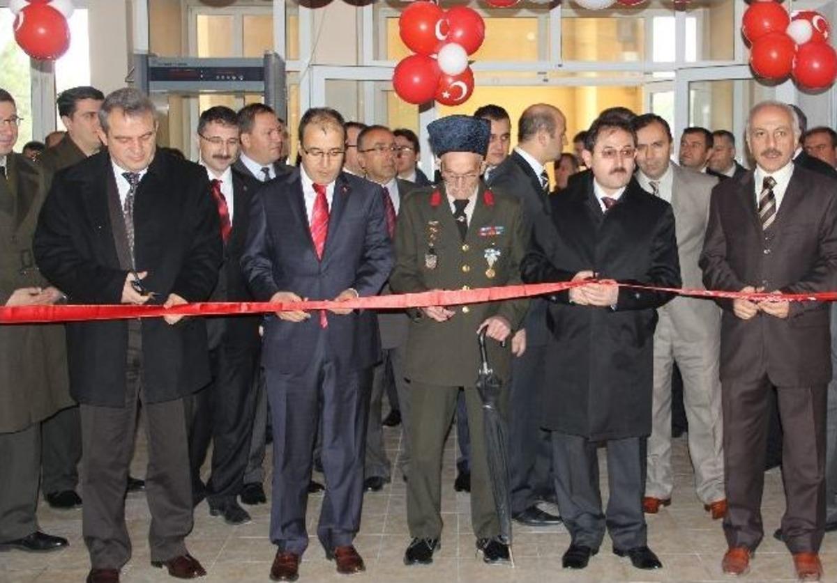 Şehit Yakınlarına Devlet &Ouml;v&uuml;n&ccedil; Madalyası