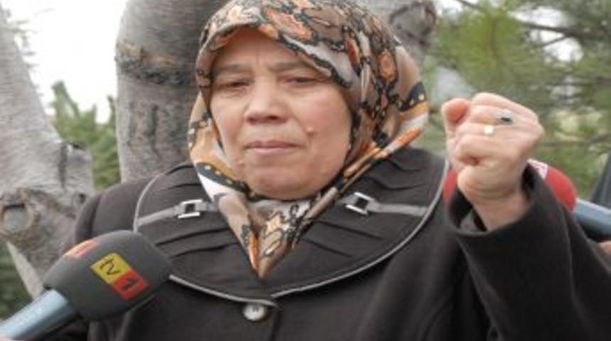 Şehit Annesi: Komutanını Bir G&ouml;rsem, Yakasını Bir Tutsam