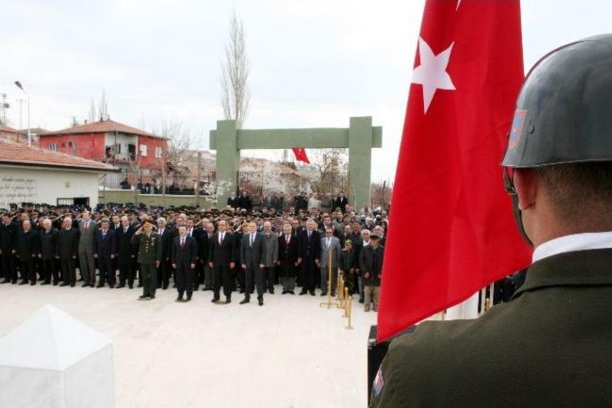 Aksaray'da Şehit Ailelerine Devlet &Ouml;v&uuml;n&ccedil; Madalyası