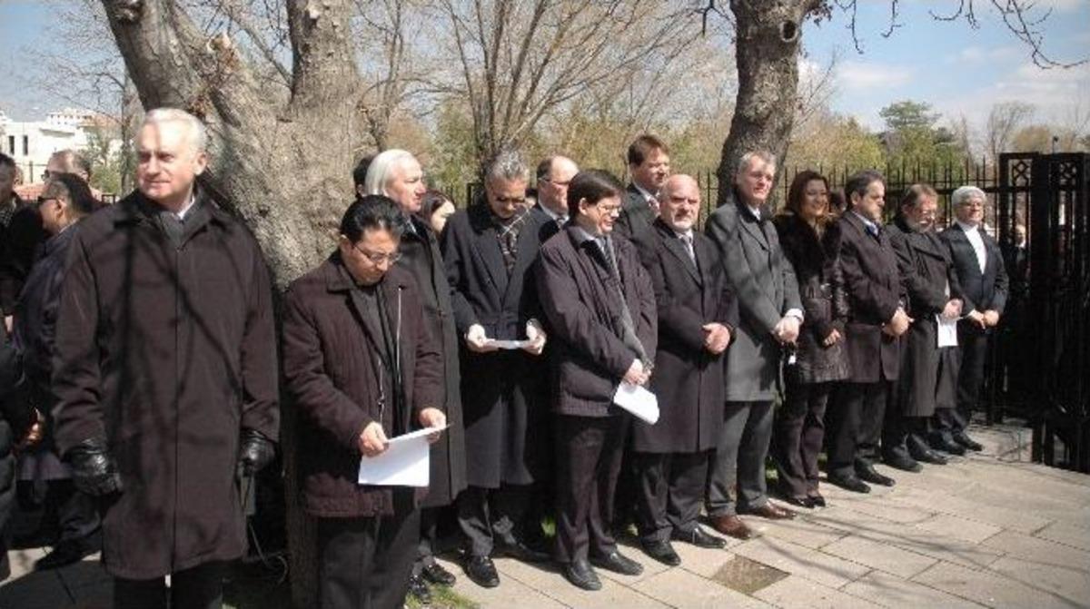 Dışişleri Şehitliği'nde Anma T&ouml;reni D&uuml;zenlendi