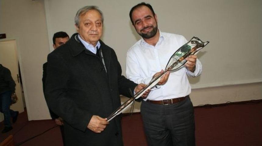 Bulut'tan 'ideal Nesil' Konferansı