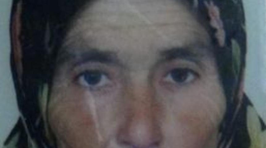 Halk Otob&uuml;s&uuml;n&uuml;n &Ccedil;arptığı Yaşlı Kadın &Ouml;ld&uuml;