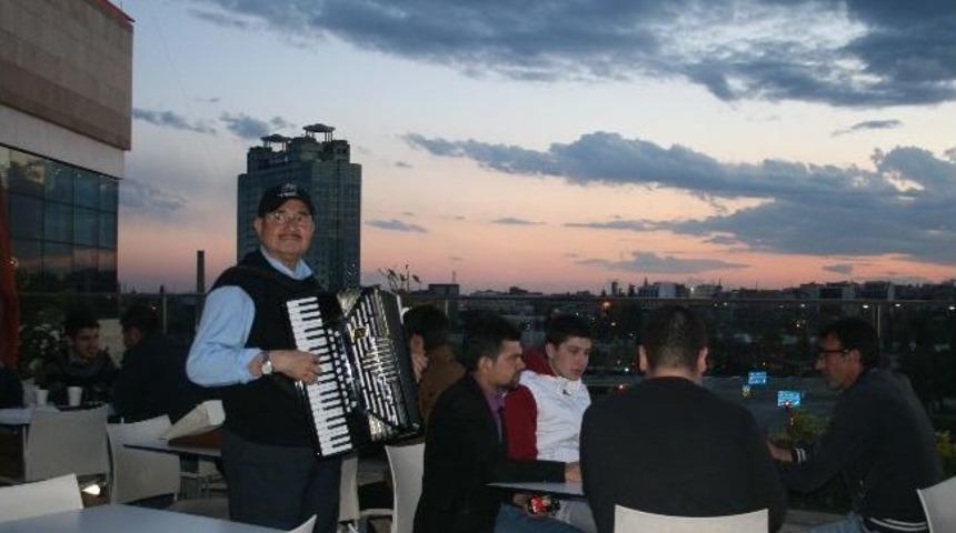 Akordiyon Dinletisiyle "bahar" Coşkusu