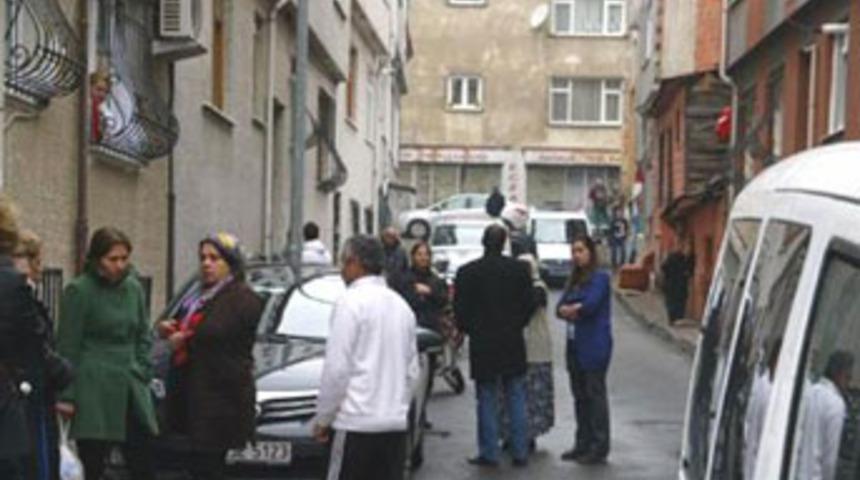 Sokakta &ccedil;ıplak kadın şoku