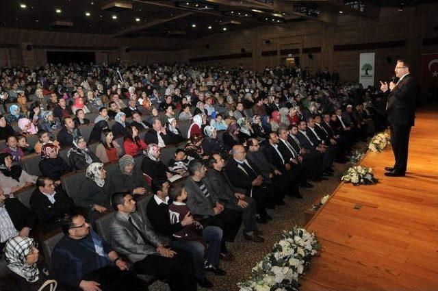 ‘ona Yolculuk’ Konulu Programa Yoğun İlgi