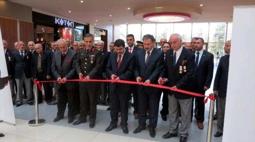 &Ccedil;anakkale Şehitleri Sergisi A&ccedil;ıldı