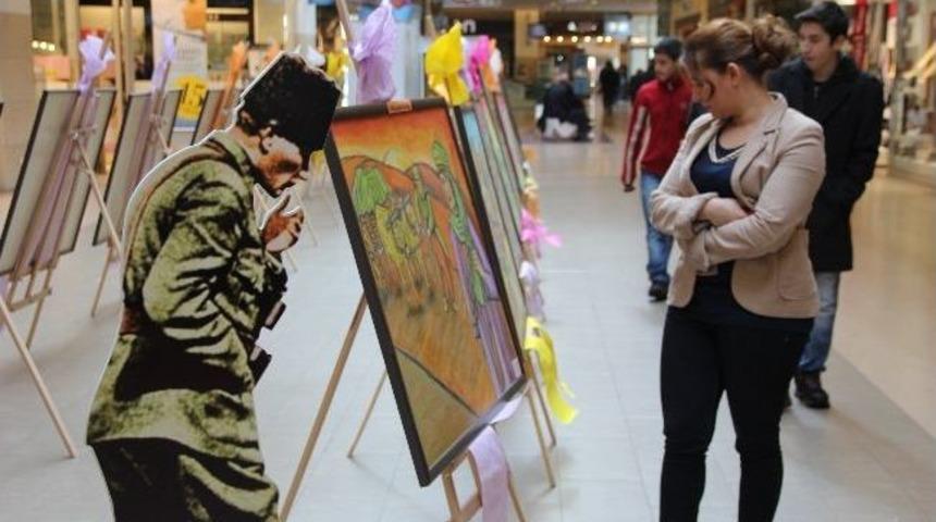 Erzurum Avm&rsquo;de Ortaokul &Ouml;ğrencilerinden &Ccedil;anakkale Resim Sergisi