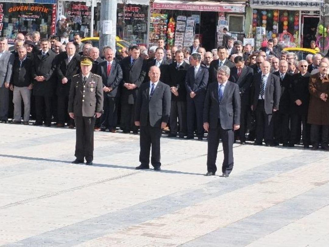 &Ccedil;anakkale Zaferi&rsquo;nin 98.yıl D&ouml;n&uuml;m&uuml; Ve Şehitler G&uuml;n&uuml; T&ouml;renlerle Kutlandı