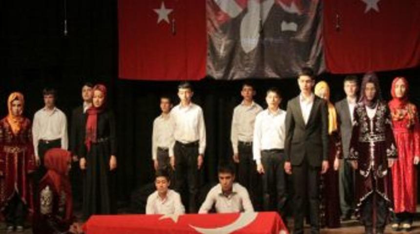 18 Mart &Ccedil;anakkale Zaferi Kutlamalarında Duygu Dolu Anlar Yaşandı