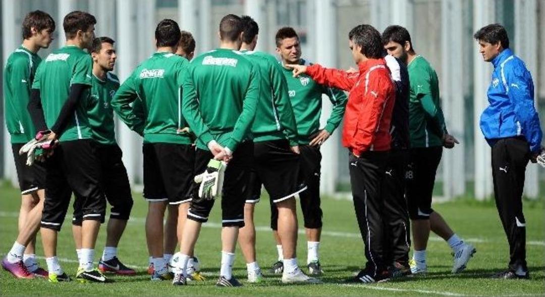 Bursaspor'da Sakat Ve Gen&ccedil; Oyunculara &Ouml;zel İdman