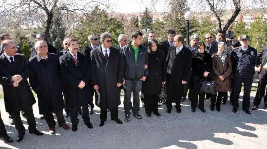 G&ouml;lbaşı Şehitlerini Unutmadı