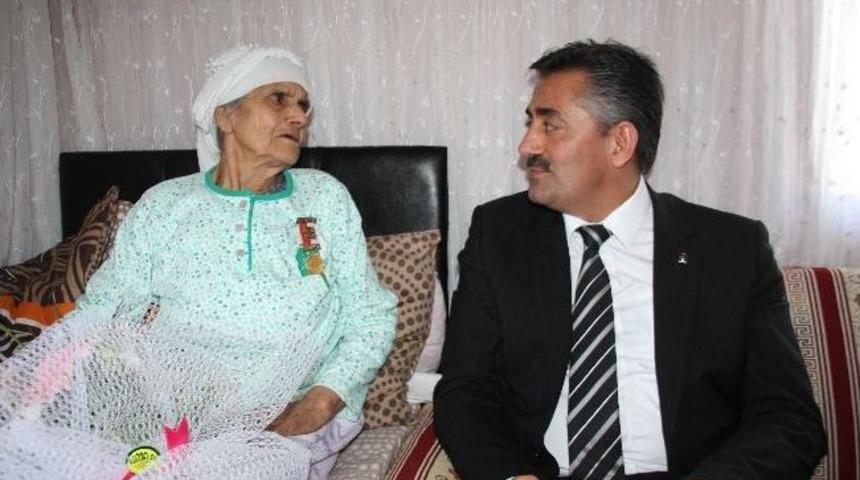 Ak Parti&rsquo;den 101 Yaşındaki Gazi Eşine Ziyaret