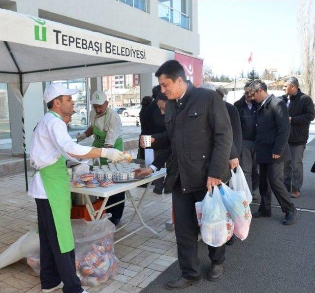 Eskişehir’de Ekmek Ve Üzüm Hoşafı İkramı