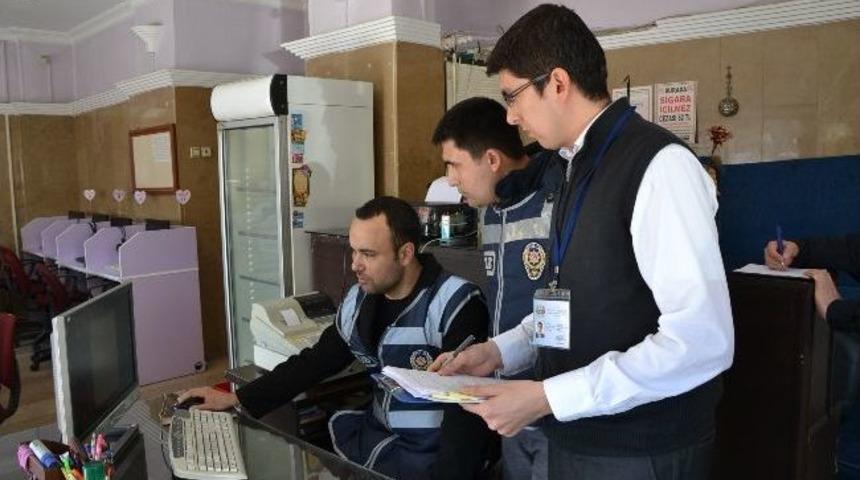 Manisa'da İnternet Kafeler Denetleniyor