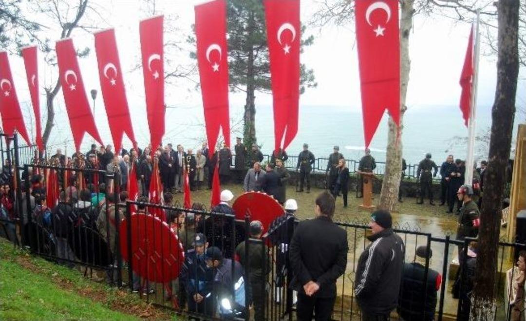 Giresun'daki Şehitlikte G&ouml;zyaşı Vardı