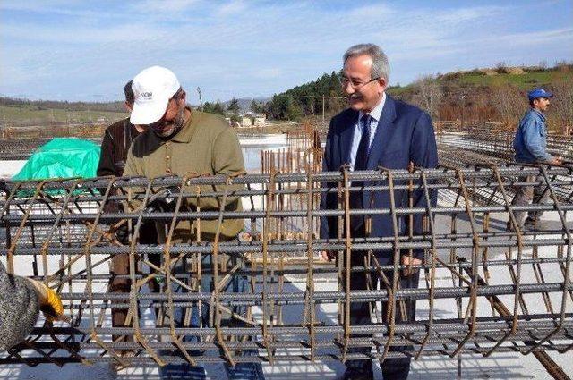 Rektör Kaplan Yeni Kampusde İncelemelerde Bulundu