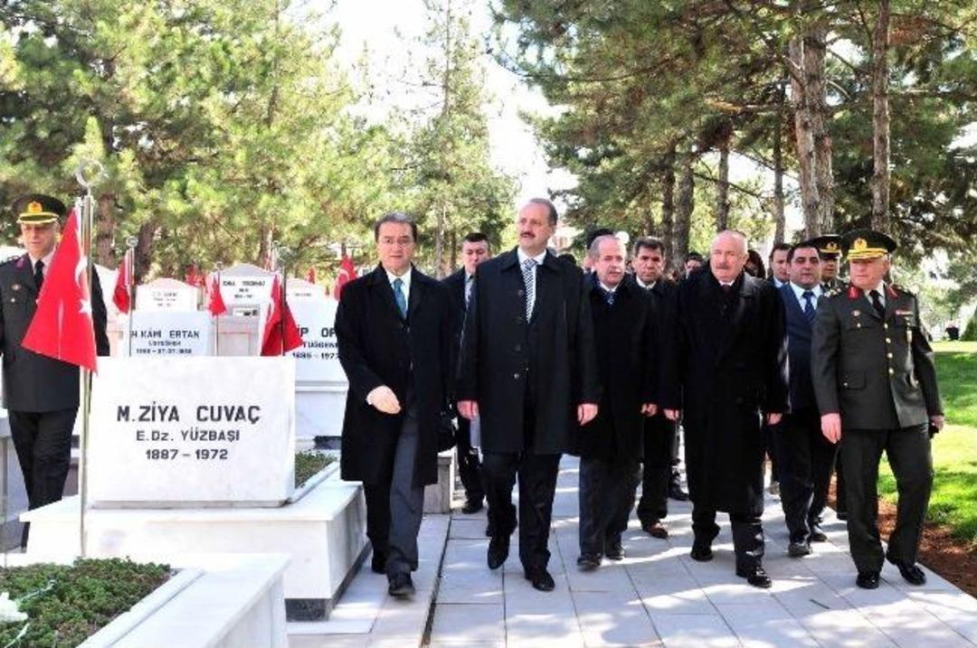 B&uuml;y&uuml;k Zaferin 98. Yıld&ouml;n&uuml;m&uuml;nde Minik Berke Duygulandırdı