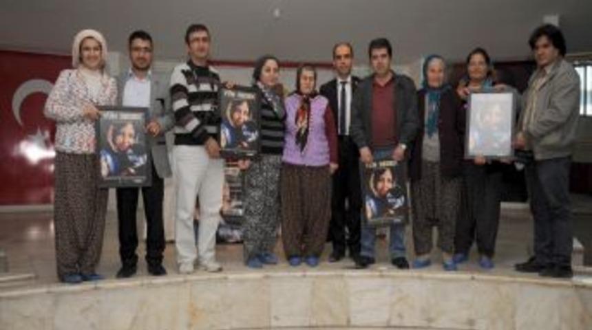 'Y&uuml;n Bebek' Filmi Başbakan Erdoğan Tarafından &Ouml;d&uuml;llendirildi