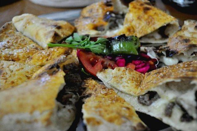 Ciğer Ve K&ouml;fteye Kardeş Geliyor: Muhtar Pidesi 1