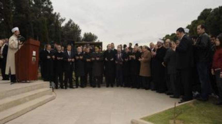 '&Ccedil;anakkale Şehitleri Bir Irkın Mensupları Değil, Bir Milletin Mimarlarıdır'