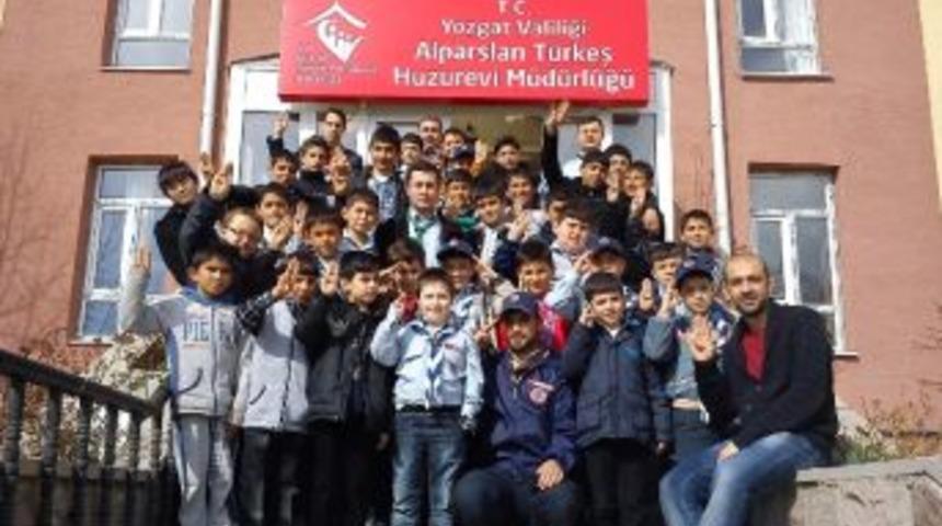 Sorgunlu İzciler Huzur Evini Ziyaret Etti