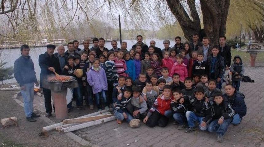 &Uuml;lk&uuml; Ocakları&rsquo;ndan &Ouml;ğrencilere Kavurma Ziyafeti