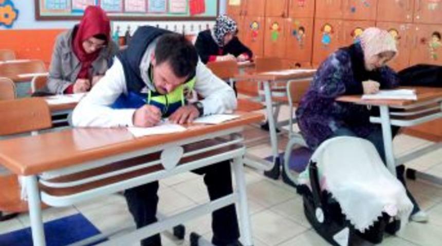 Veliler &Ccedil;ocukları I&ccedil;in Kitap Okuma Yarışmasına Katıldı