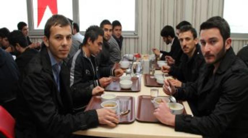 Pamukkale &Uuml;niversitesi &Ouml;ğrencilerine &Ccedil;anakkale Men&uuml;s&uuml;