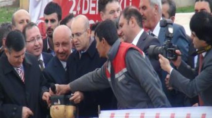 Bakan Şimşek, Batman&rsquo;da Anadolu Lisesi&rsquo;nin Temelini Attı