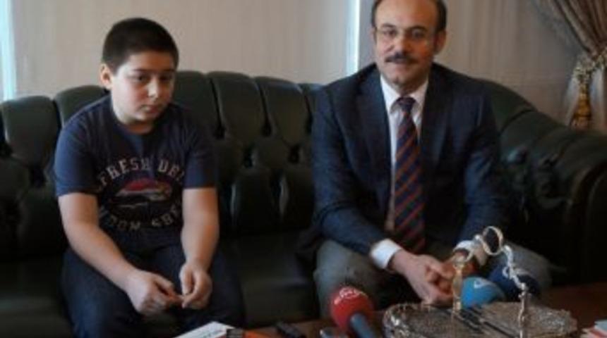 Almanya&rsquo;da Yangından Kurtulan İbrahim&rsquo;i T&uuml;rkiye Okutacak