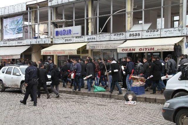 Ardahan Dede Korkut D&uuml;ş&uuml;nce Topluluğu &Uuml;yeleri, Şehitleri Unutmadı 1