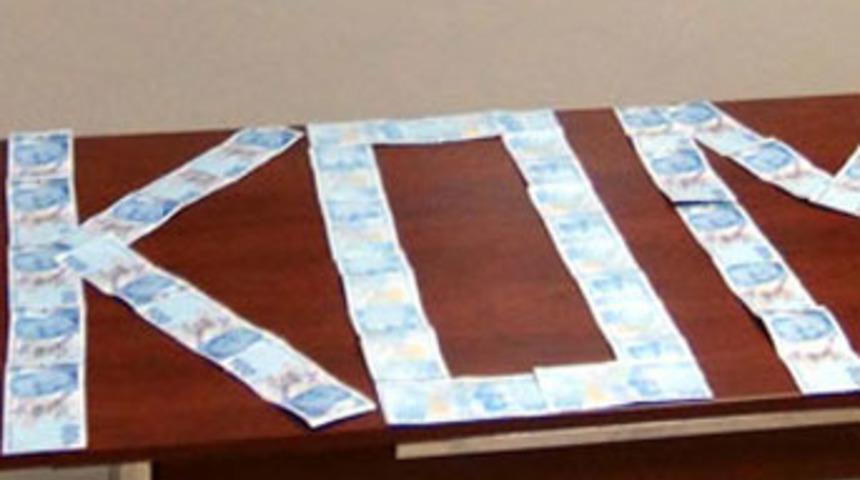 İ&ccedil; &ccedil;amaşırından sahte para &ccedil;ıktı
