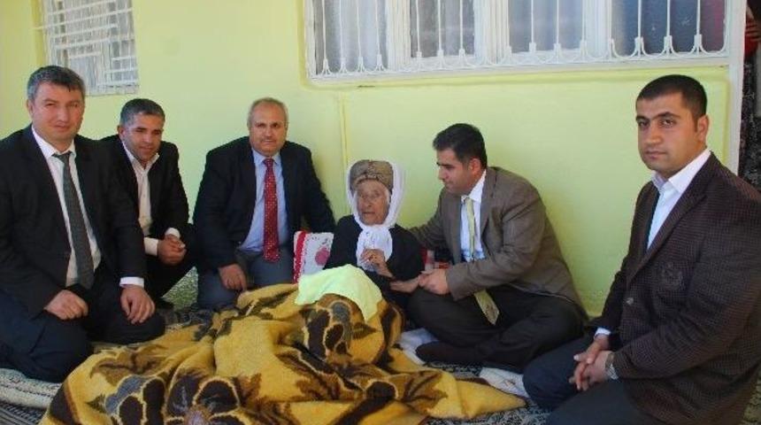 Ak Partililer, Yaşlı Kadını Ve Engelli Genci Unutmadı